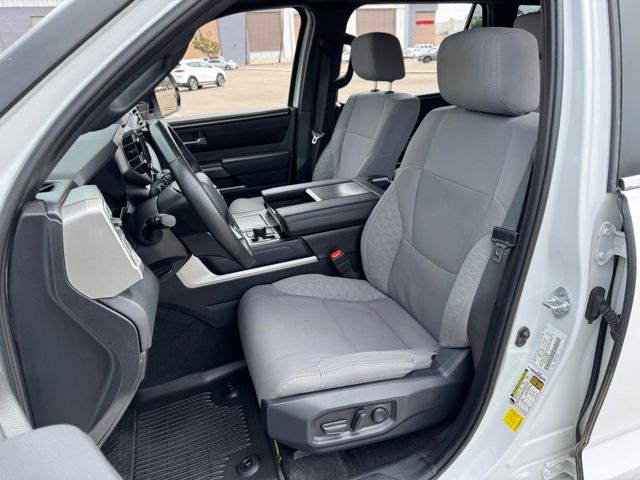 2025 Toyota Sequoia SR5 photo 4