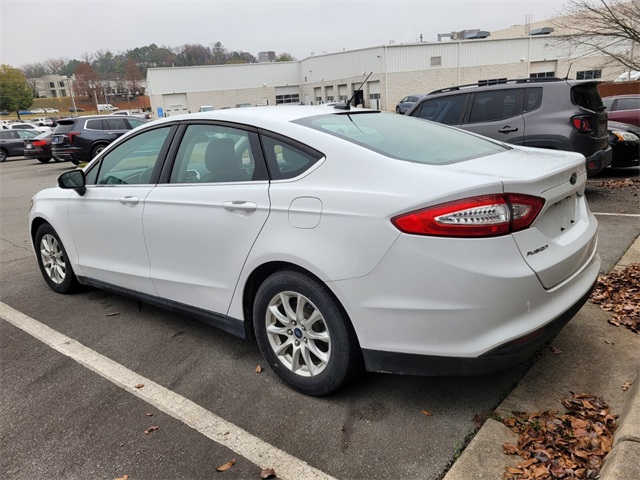 2016 Ford Fusion S photo 4