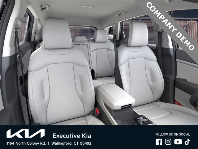 2025 Kia Sportage EX photo 14