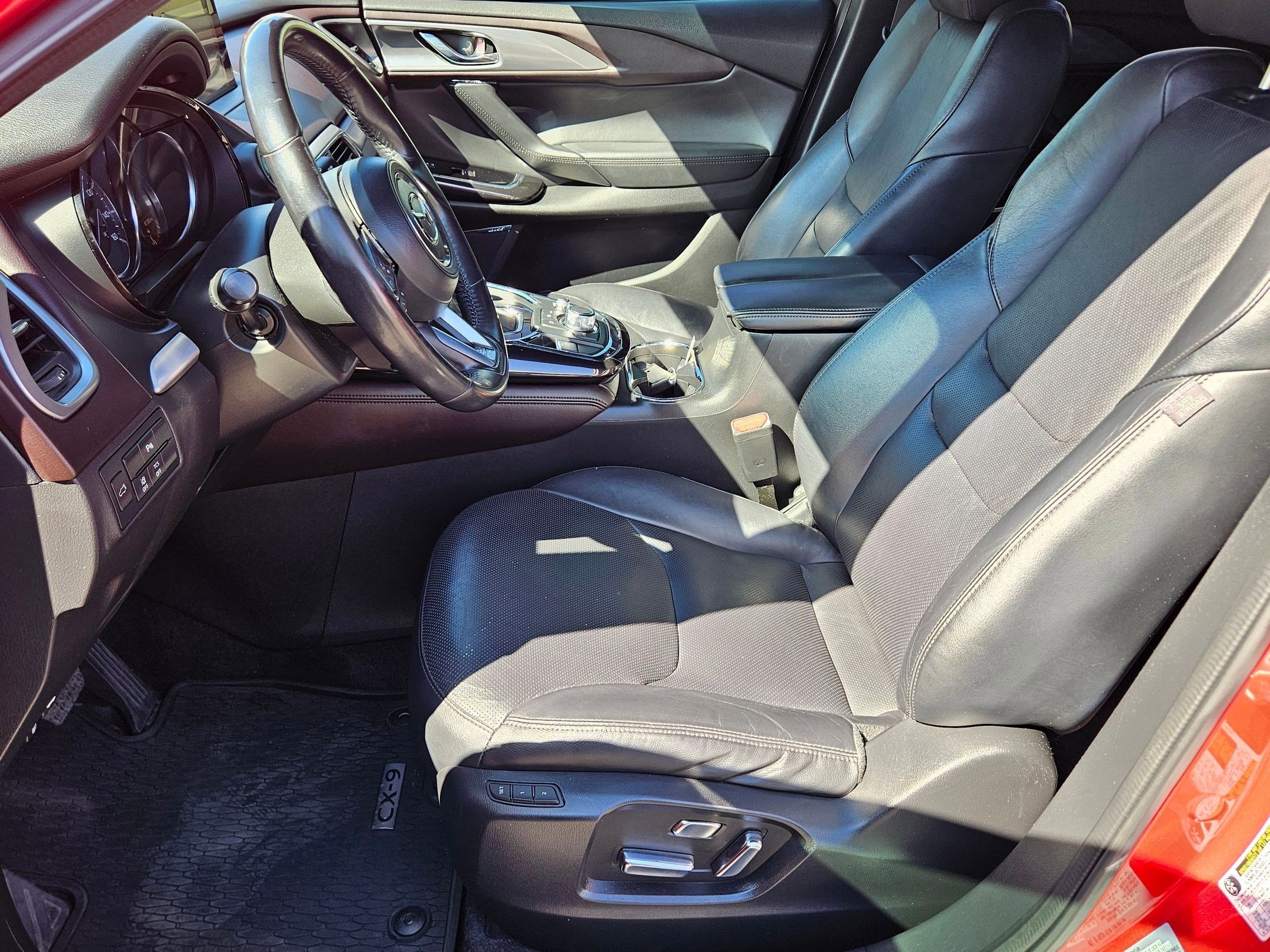 2018 Mazda CX-9 Grand Touring photo 16