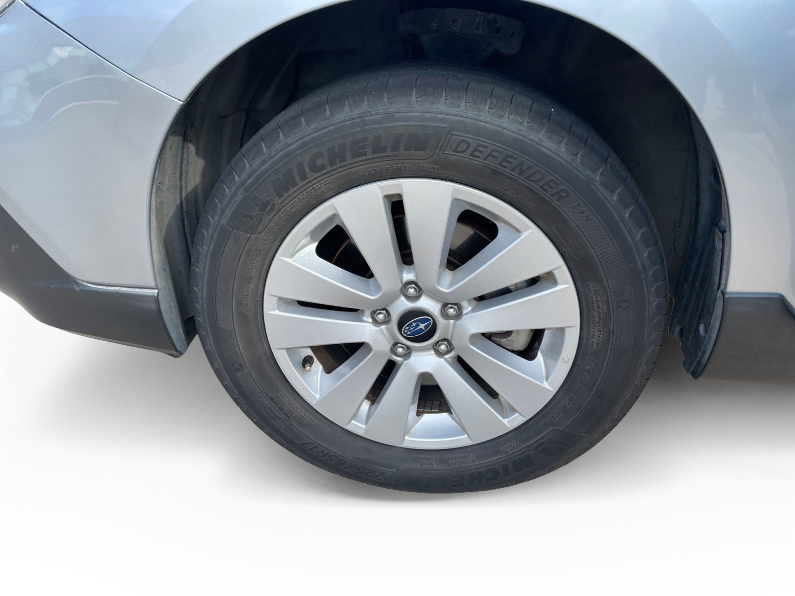2019 Subaru Outback 2.5i Premium photo 11
