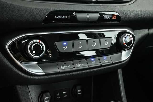 2020 Hyundai Elantra GT Base photo 15