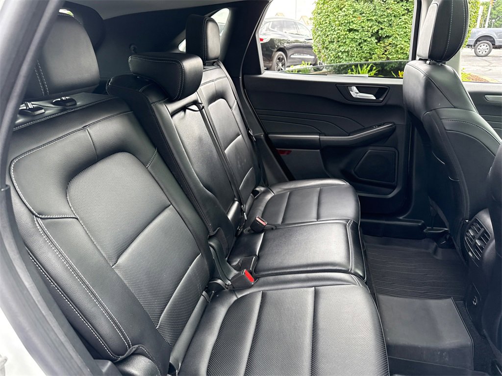 2022 Ford Escape Titanium photo 32