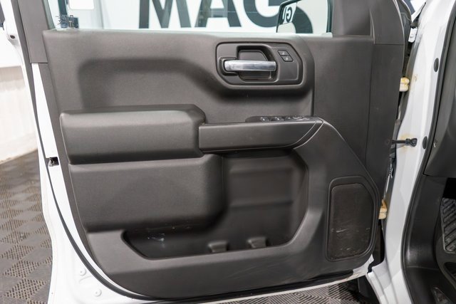 2019 Chevrolet Silverado 1500 Custom photo 10