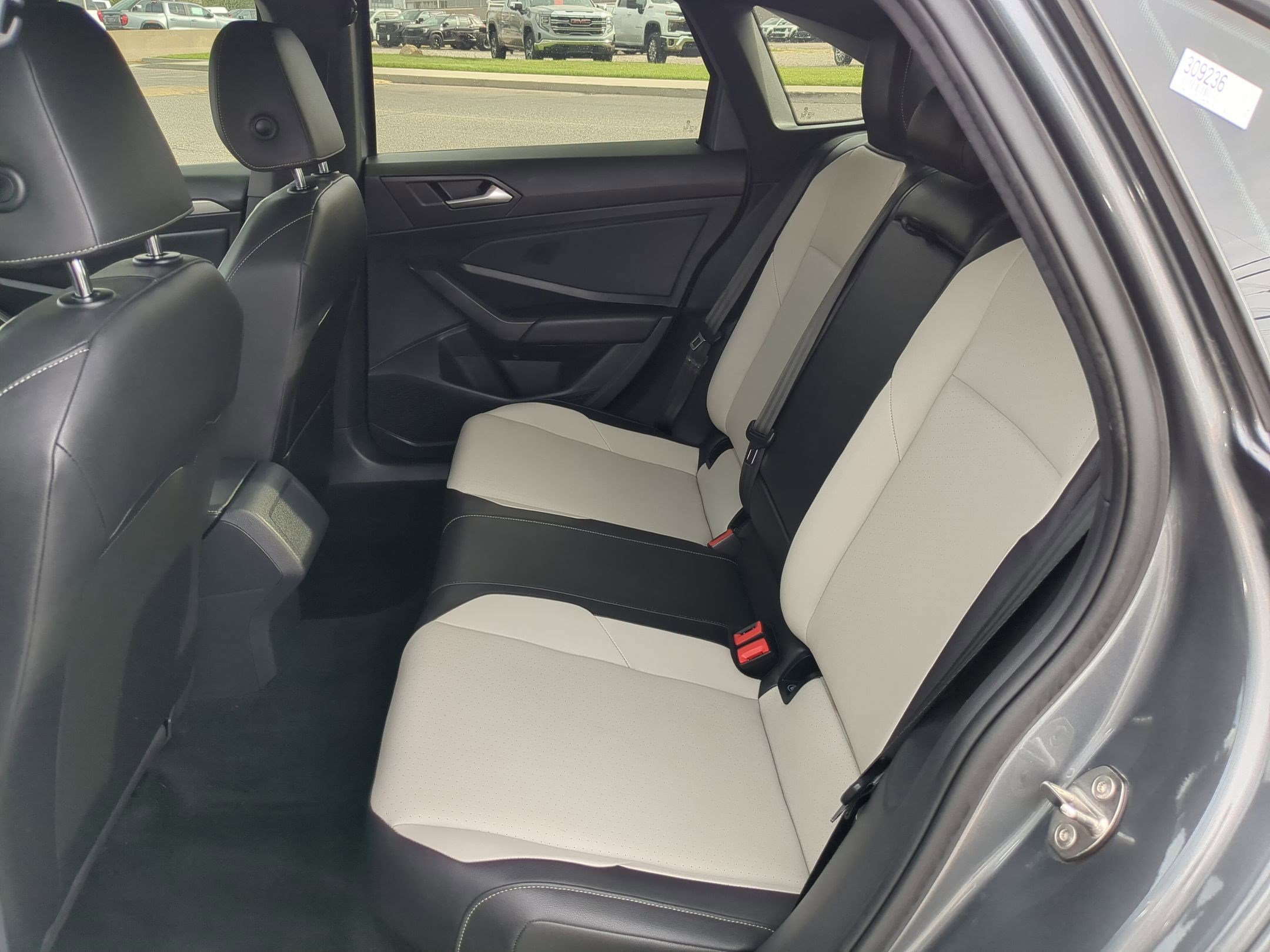 2019 Volkswagen Jetta R-Line photo 18