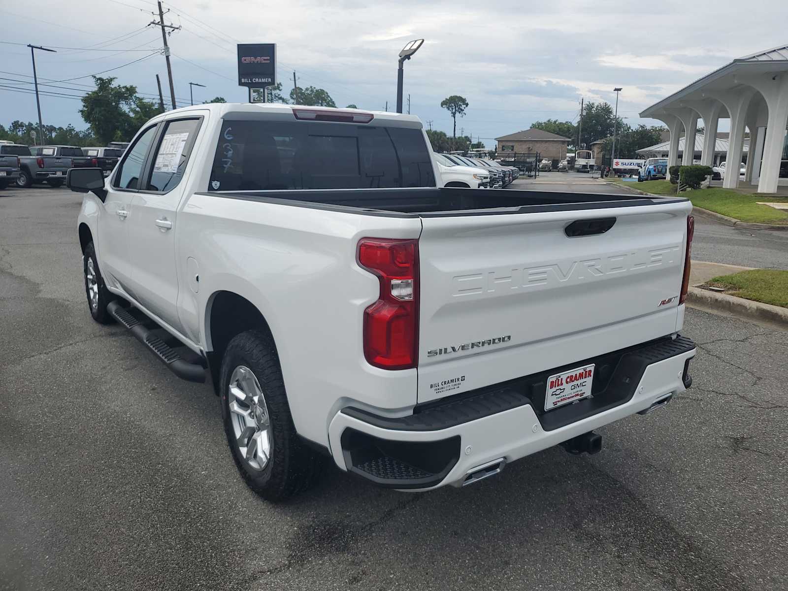 2025 Chevrolet Silverado 1500 RST photo 3