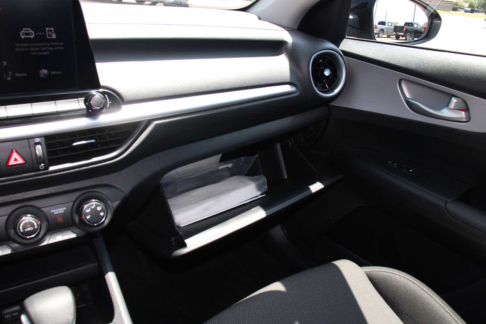 2024 Kia Forte LXS photo 31