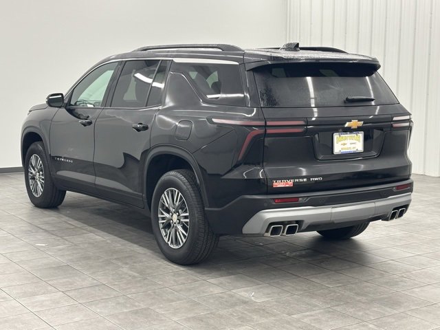 2025 Chevrolet Traverse photo 4