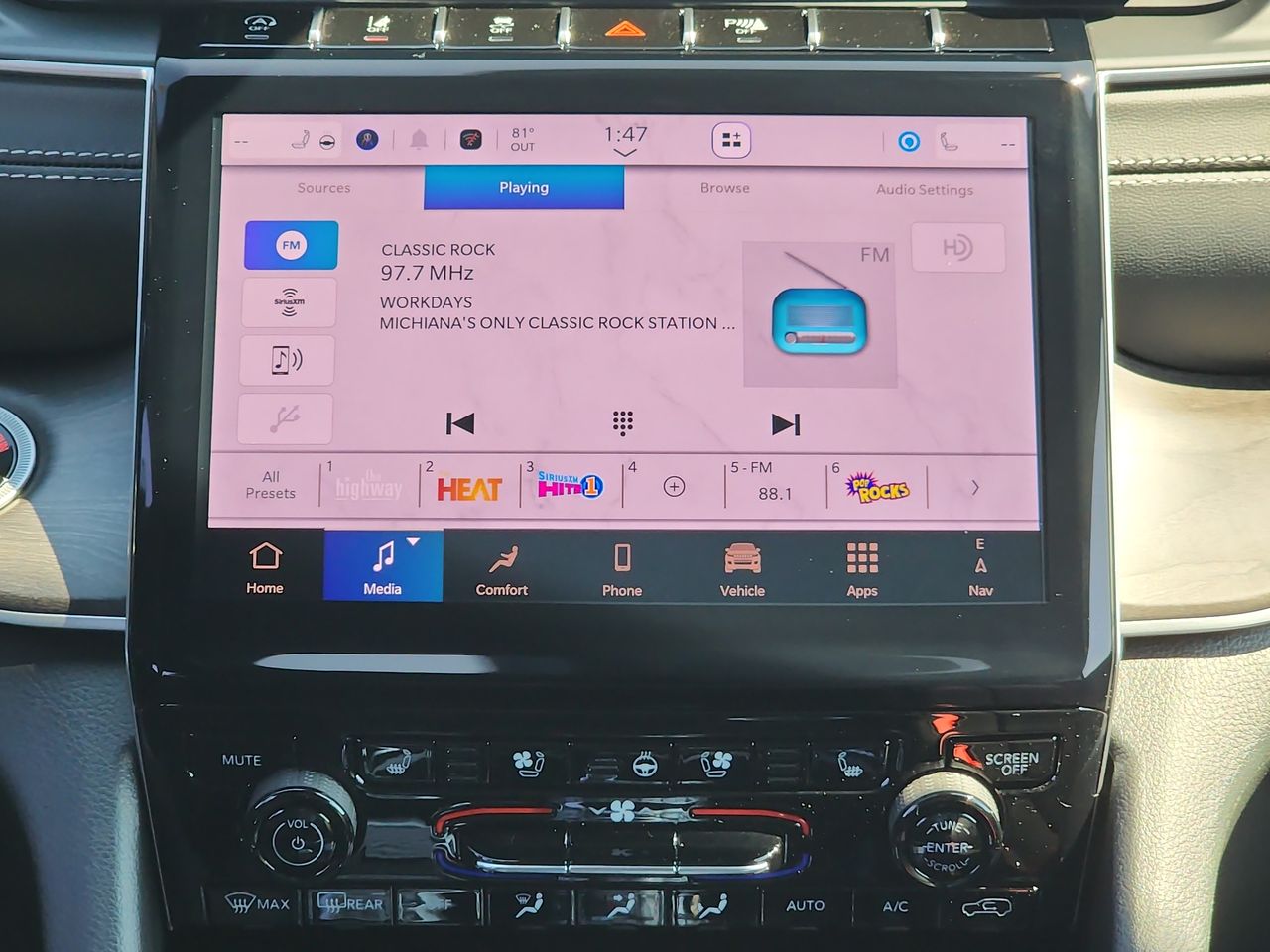 2025 Jeep Grand Cherokee Limited photo 15