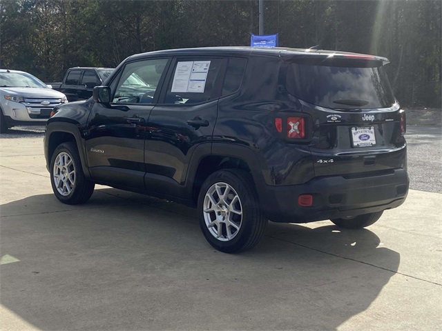 2023 Jeep Renegade Latitude photo 2