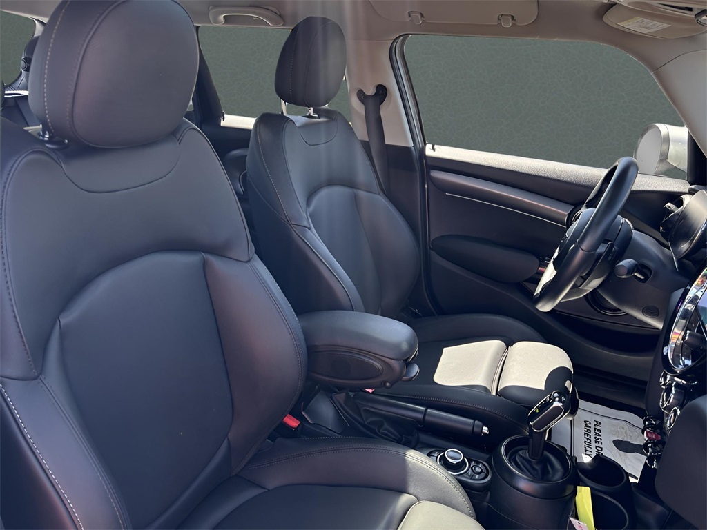 2024 Mini Cooper 4 Door Hardtop Signature photo 17