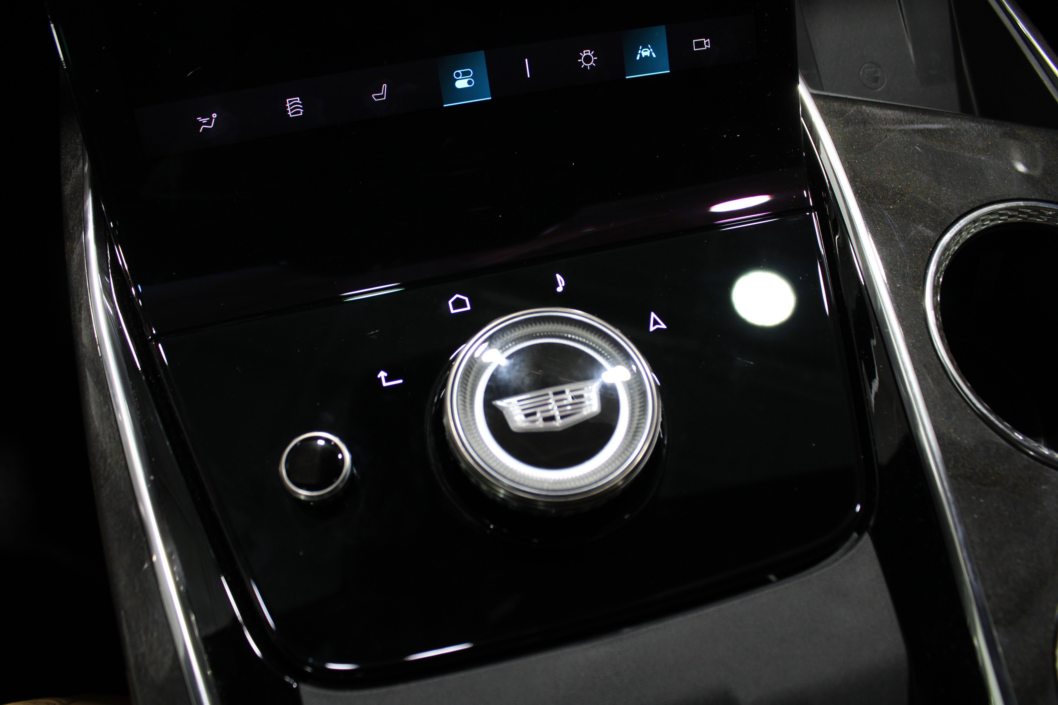 2025 Cadillac Escalade IQ Luxury photo 23