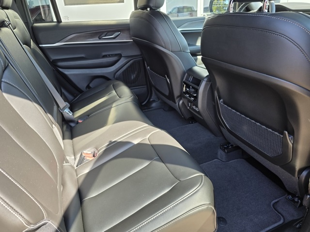 2025 Jeep Grand Cherokee Limited photo 23