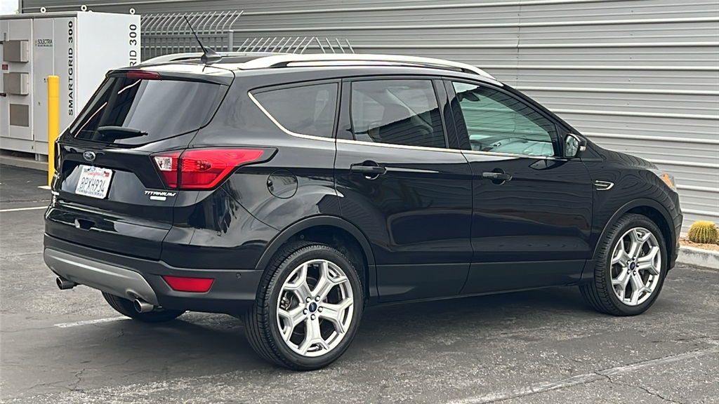 2019 Ford Escape Titanium photo 4