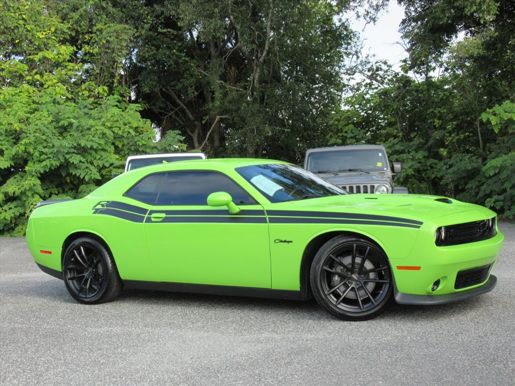 2023 Dodge Challenger R/T Scat Pack photo 2