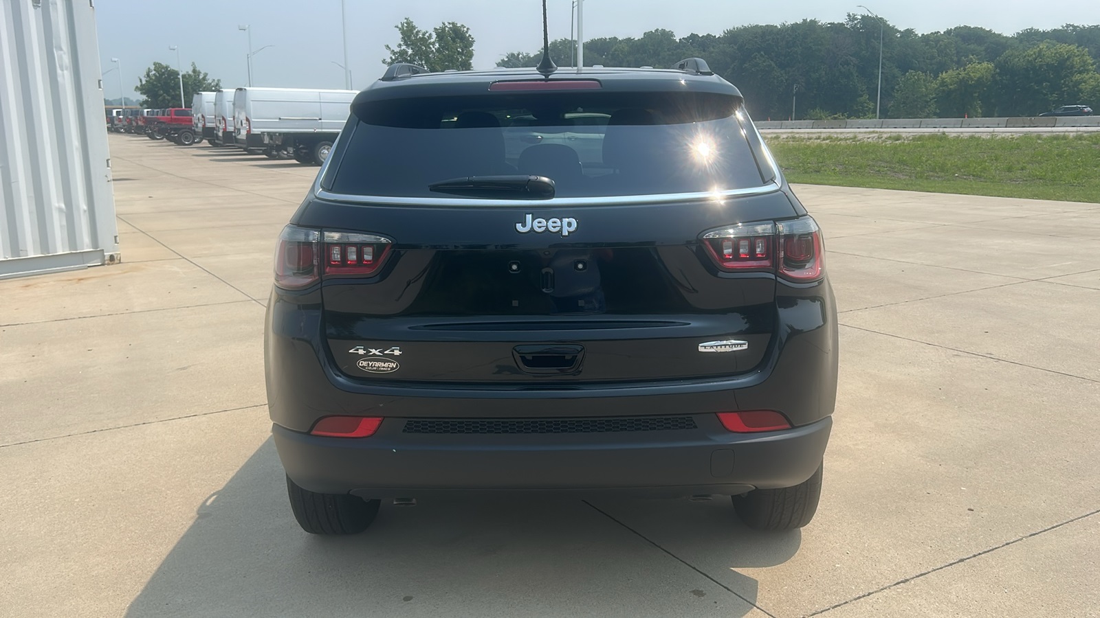 2025 Jeep Compass Latitude photo 4