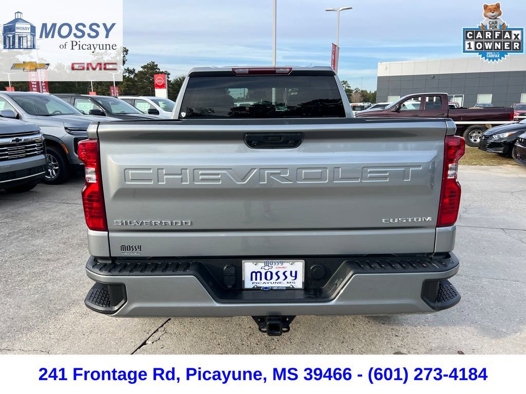 2024 Chevrolet Silverado 1500 Custom photo 4