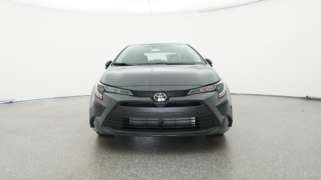 2025 Toyota Corolla LE photo 3