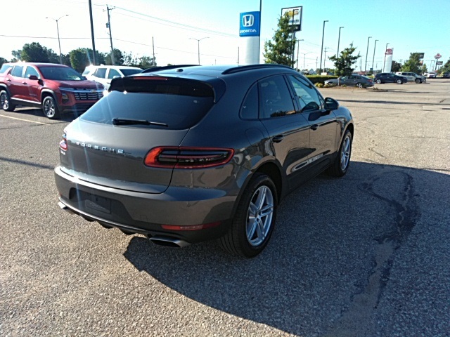2018 Porsche Macan photo 14
