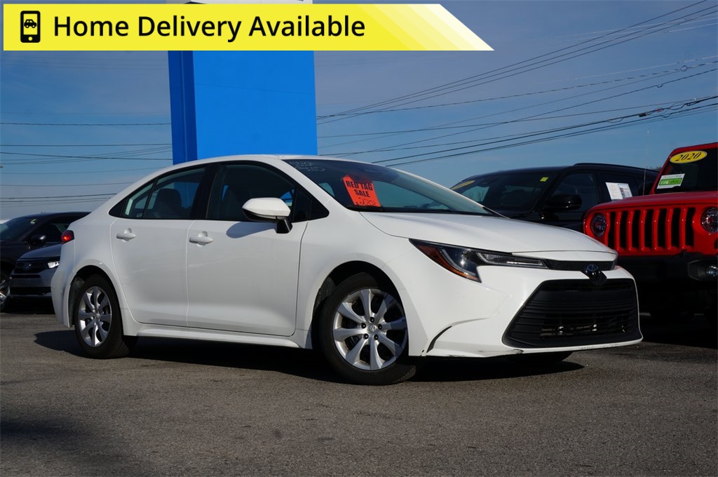 2024 Toyota Corolla LE's photo