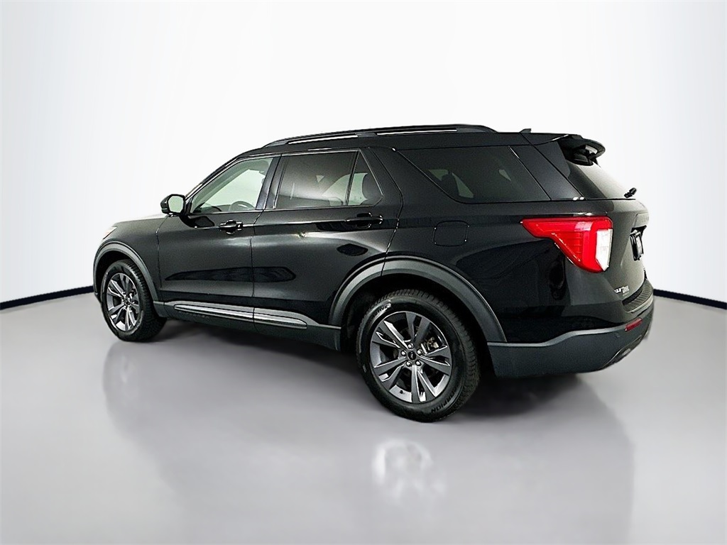 2022 Ford Explorer XLT photo 2