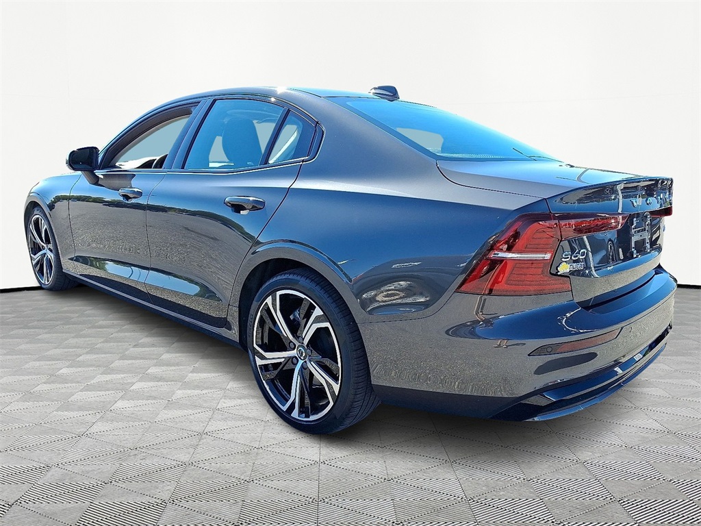 2025 Volvo S60 B5 Core photo 5
