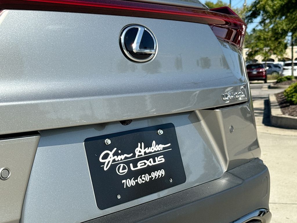 2022 Lexus UX 200 F SPORT photo 8