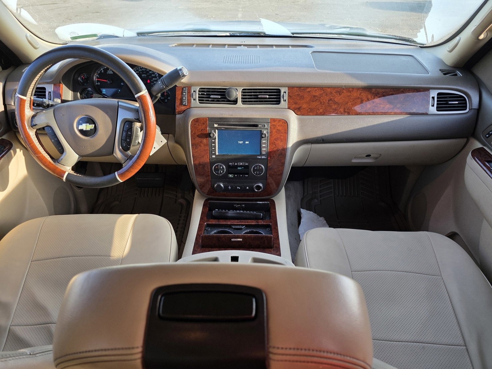 2011 Chevrolet Tahoe LTZ photo 11