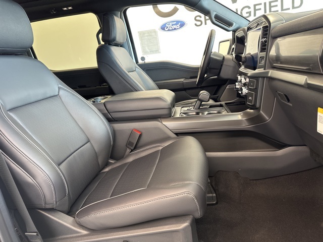 2025 Ford F-150 Lariat photo 24