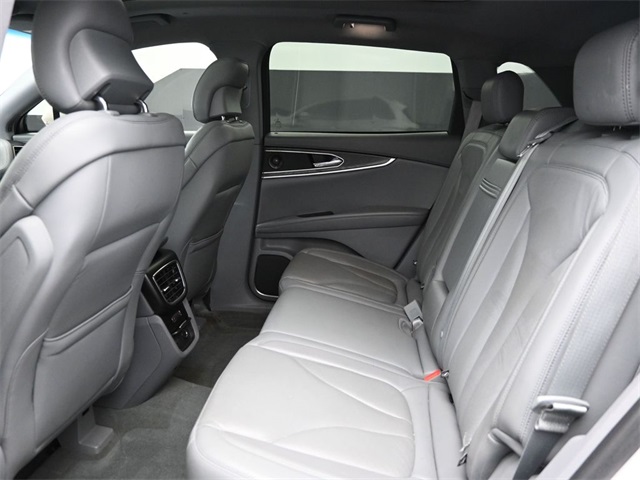 2019 Lincoln Nautilus Reserve photo 9