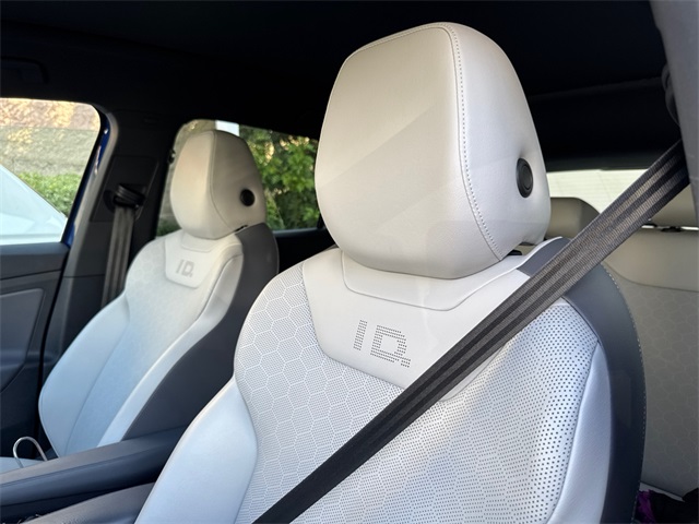 2021 Volkswagen ID.4 Pro S Gradient photo 3