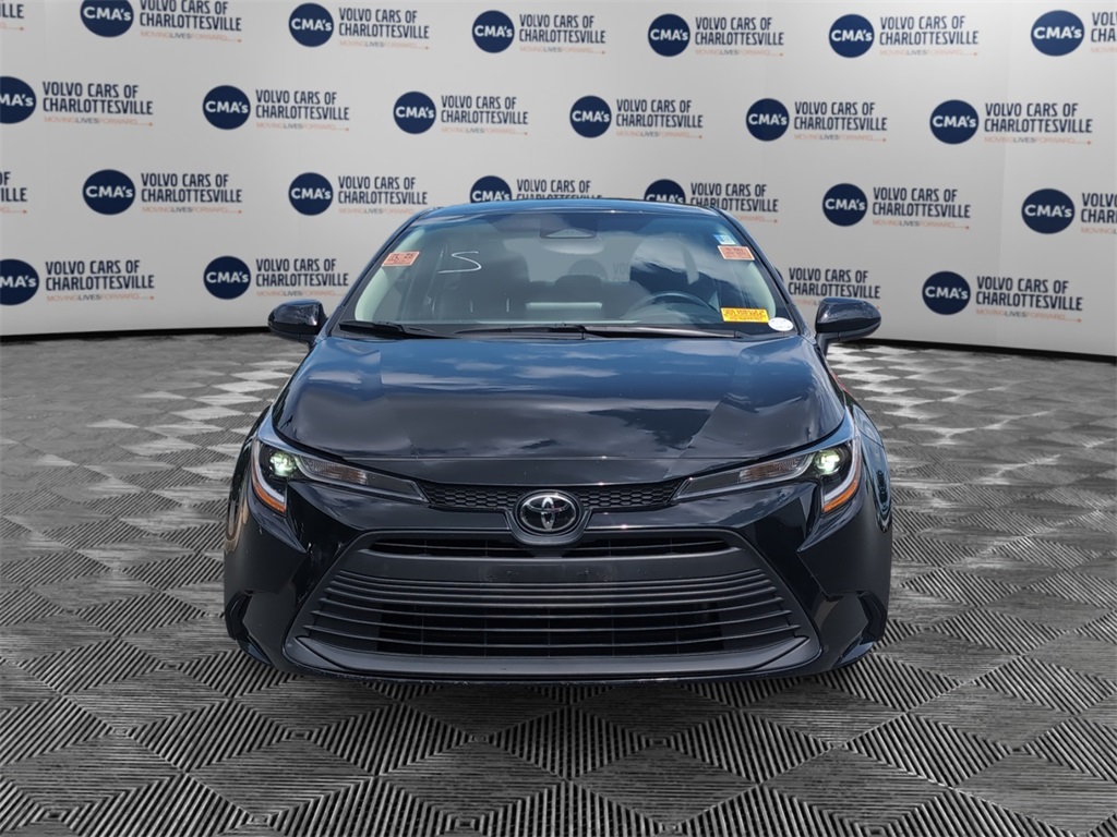 2023 Toyota Corolla LE photo 3