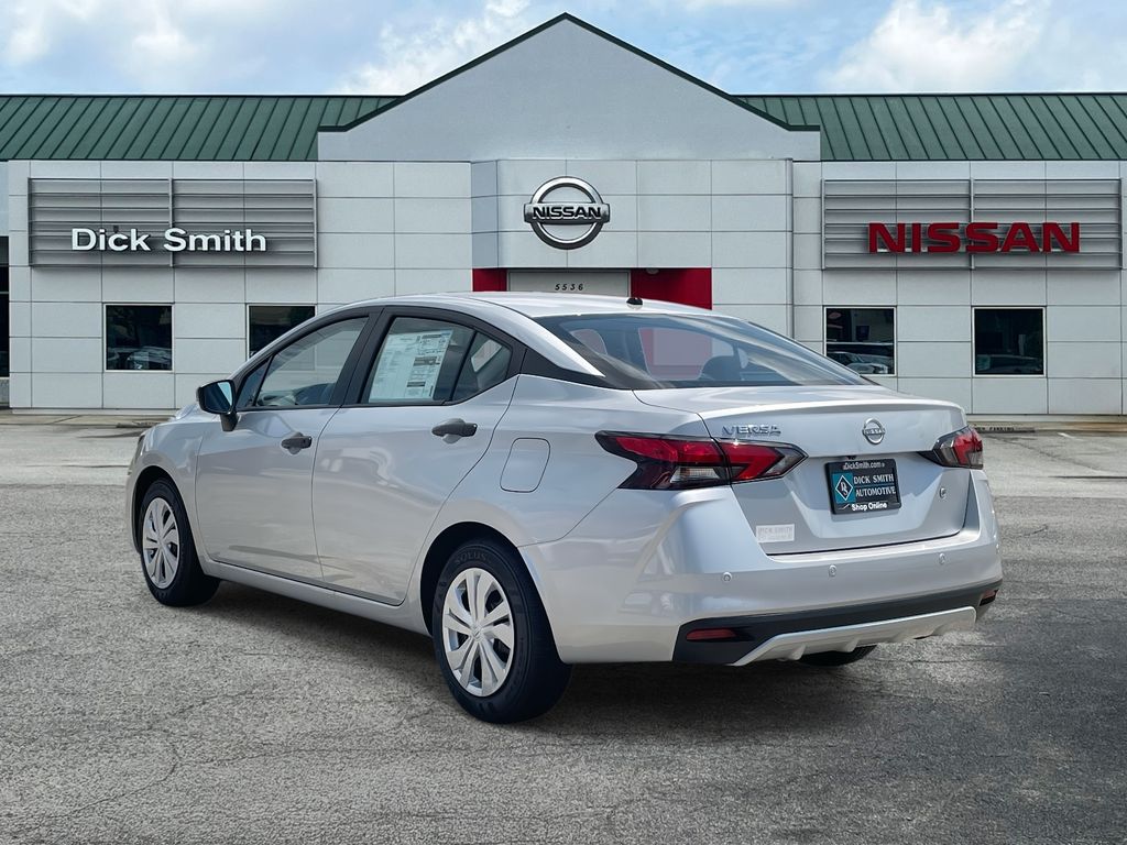 2025 Nissan Versa S photo 4
