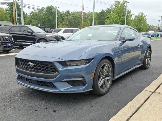 2025 Ford Mustang EcoBoost Premium photo 3