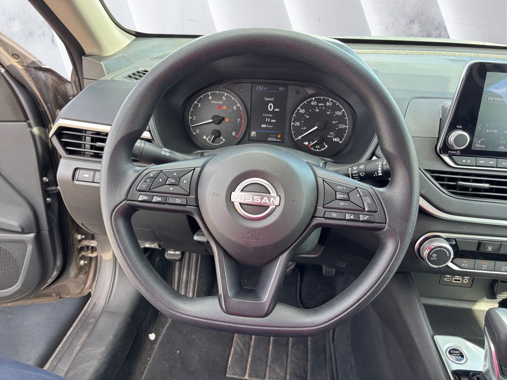 2025 Nissan Altima 2.5 S photo 9