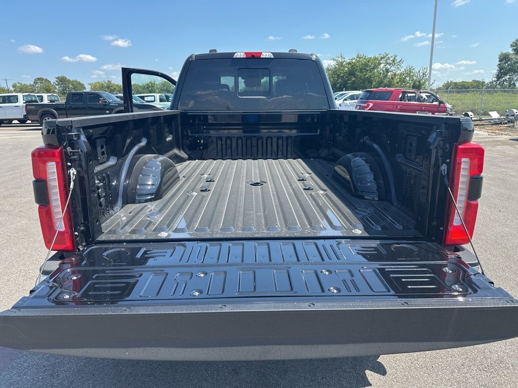 2026 Ford F-350 XLT photo 32
