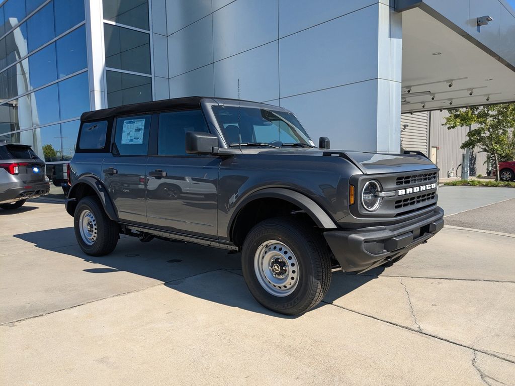 2025 Ford Bronco Base photo 2