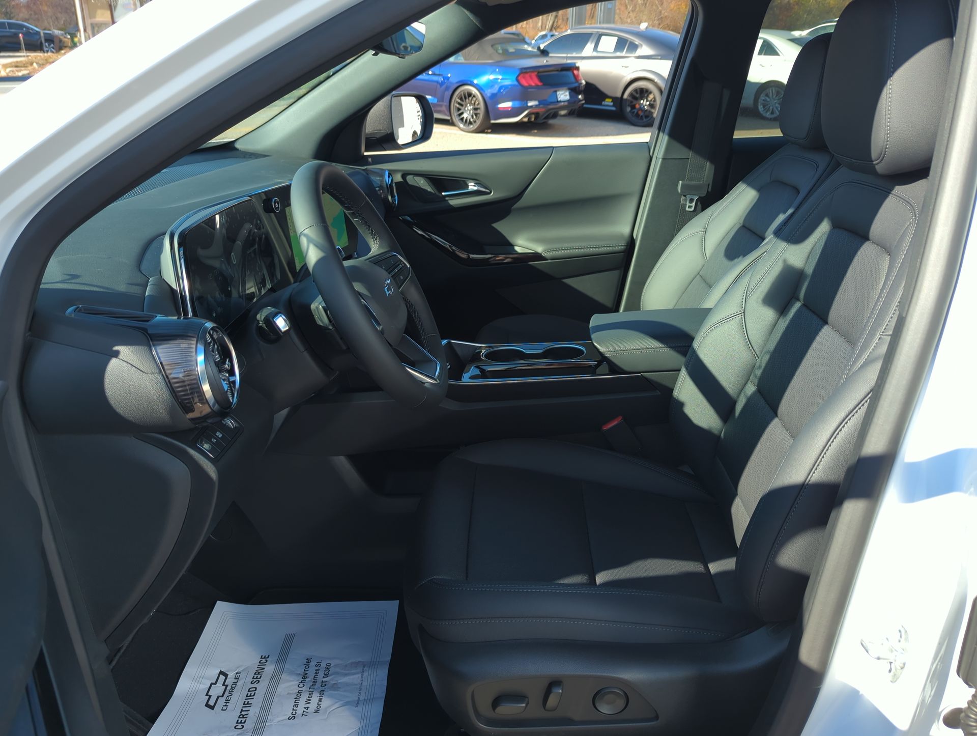 2025 Chevrolet Equinox LT photo 10