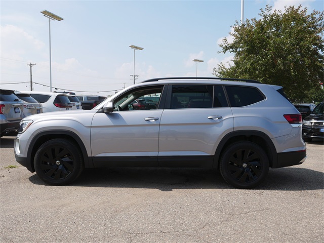 2025 Volkswagen Atlas SE Technology photo 3