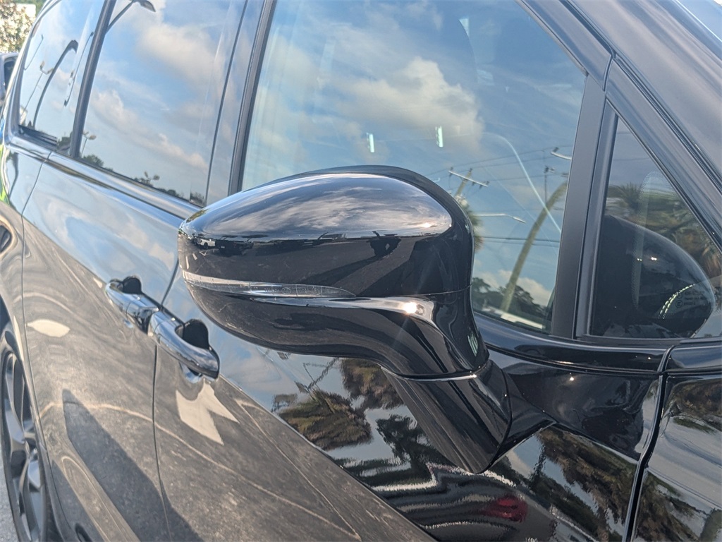 2026 Chrysler Pacifica Limited photo 8