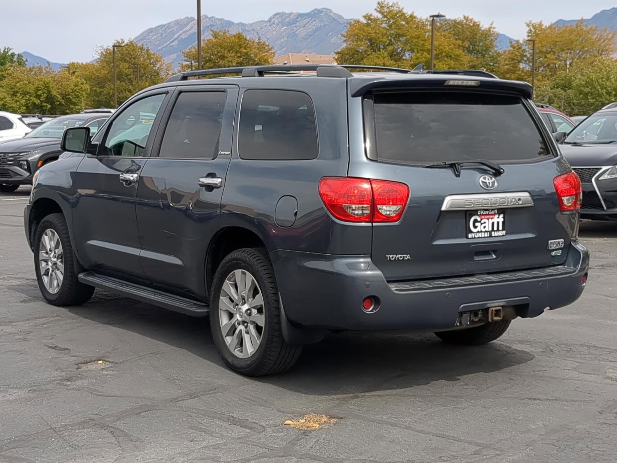 2010 Toyota Sequoia photo 5