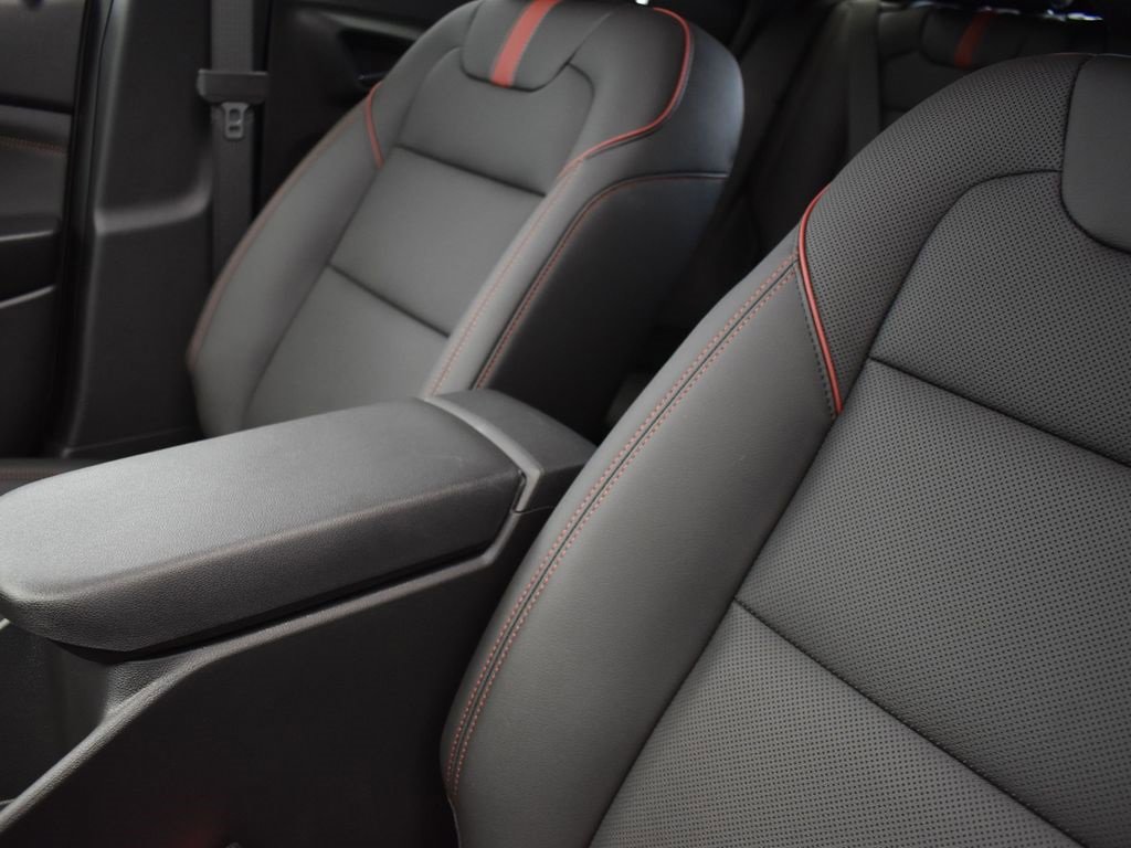 2025 Chevrolet Trax photo 14