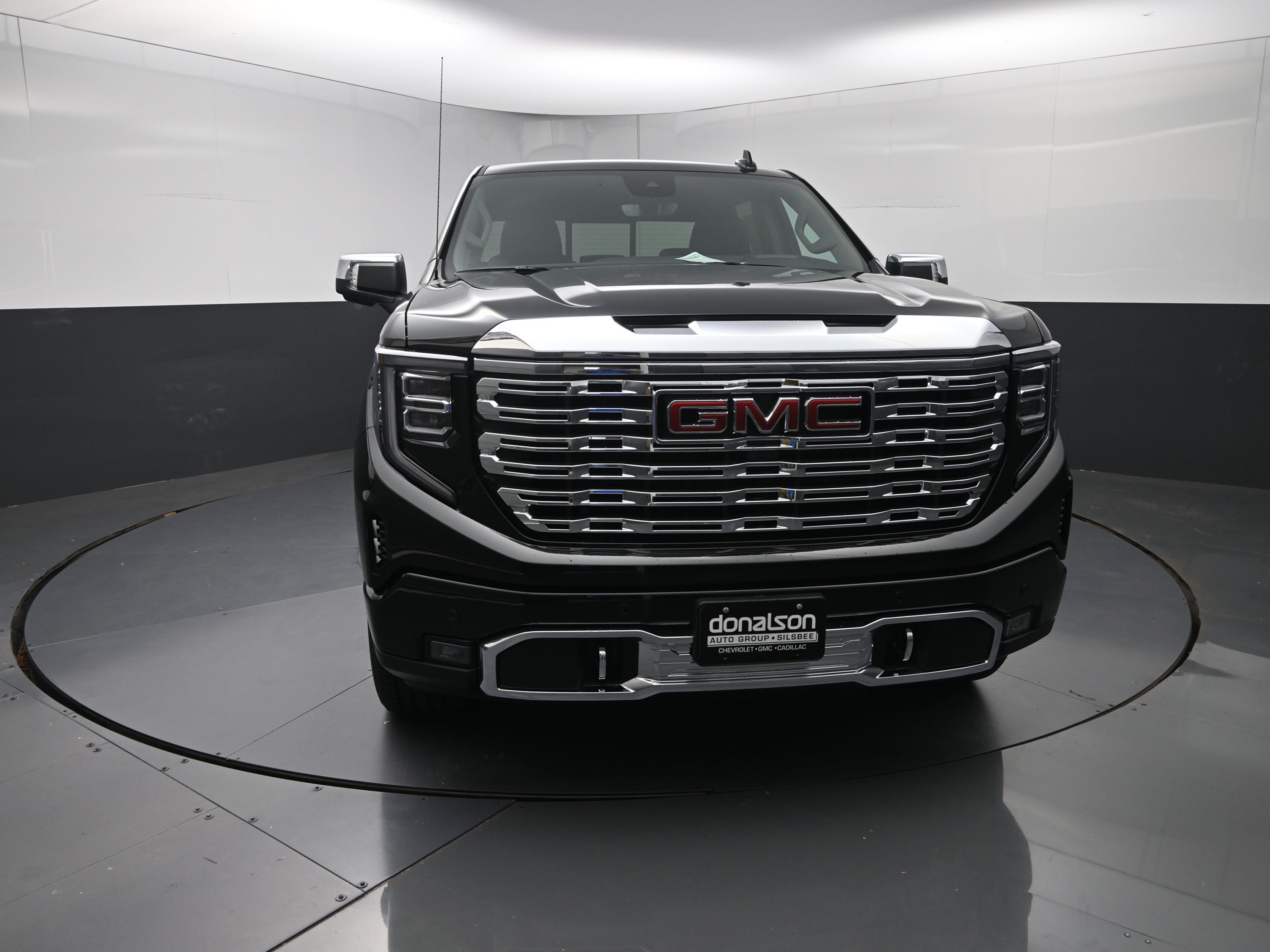 2026 Gmc Sierra Denali photo 3