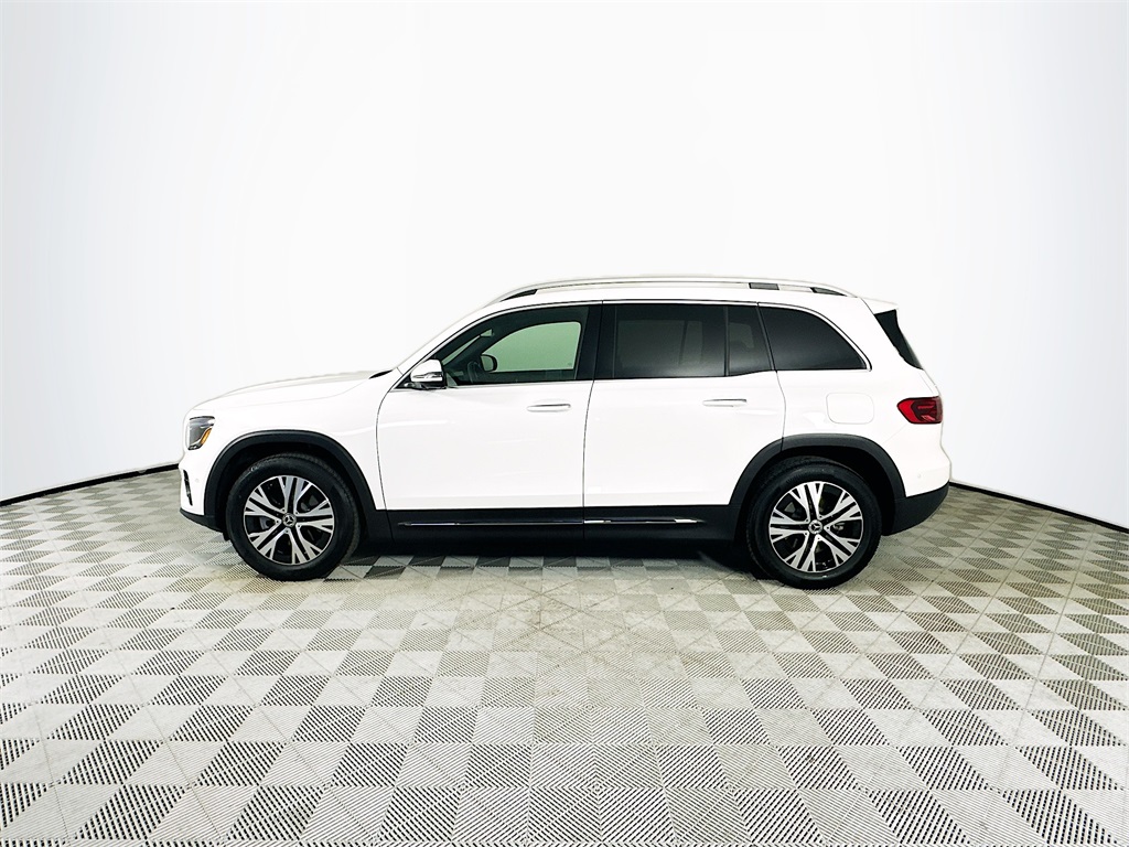 2025 Mercedes Benz GLB 250 photo 4