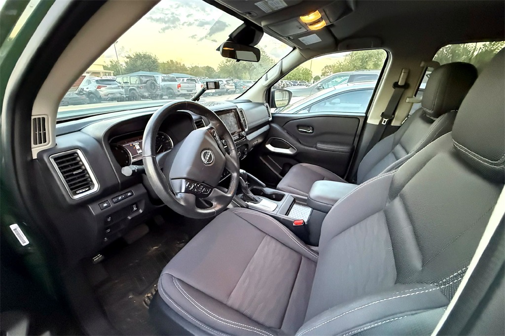 2023 Nissan Frontier SV photo 9