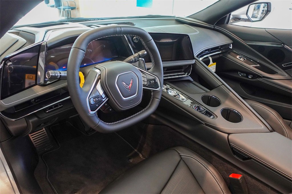 2026 Chevrolet Corvette Stingray 2LT photo 14