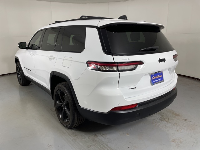 2023 Jeep Grand Cherokee Laredo Altitude photo 6