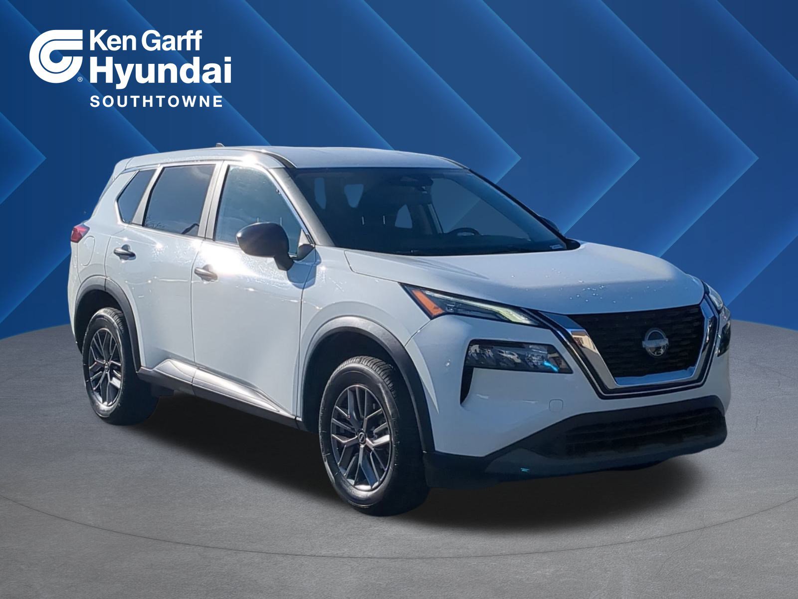 2023 Nissan Rogue S's photo
