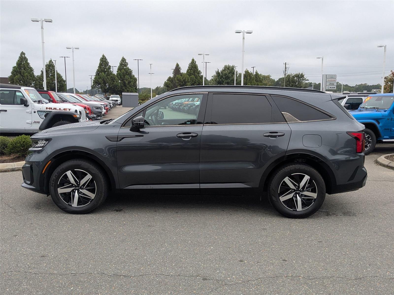 2022 Kia Sorento S photo 4