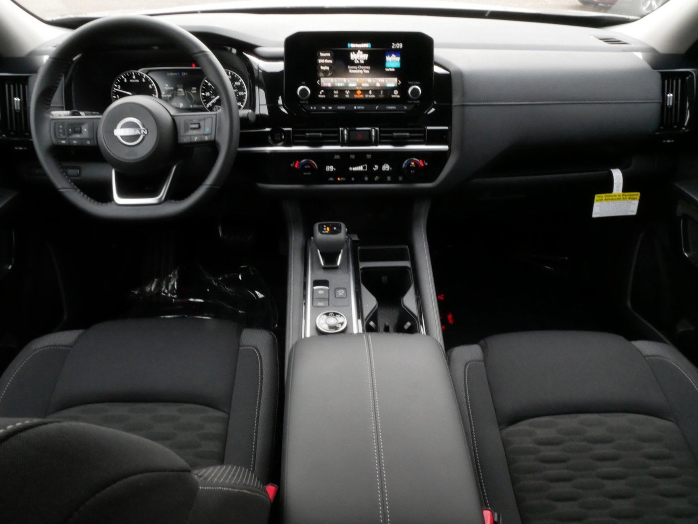 2025 Nissan Pathfinder SV photo 7